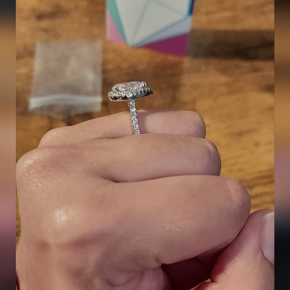 Tiger Gems 3.5 ctw Pear Halo Ring Size 4. Diamond Simulant. NWOT! - Picture 9 of 13